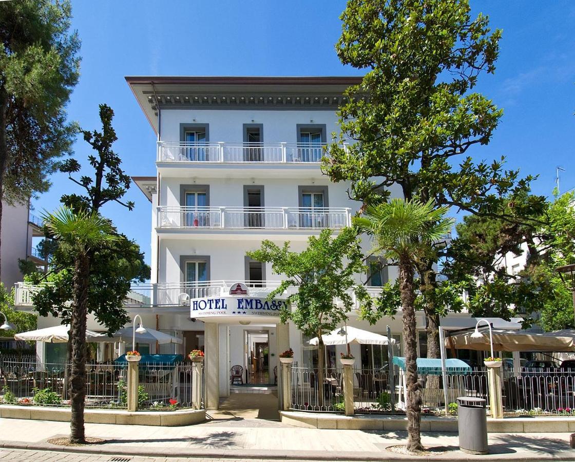 Hotel Embassy Riccione Bagian luar foto