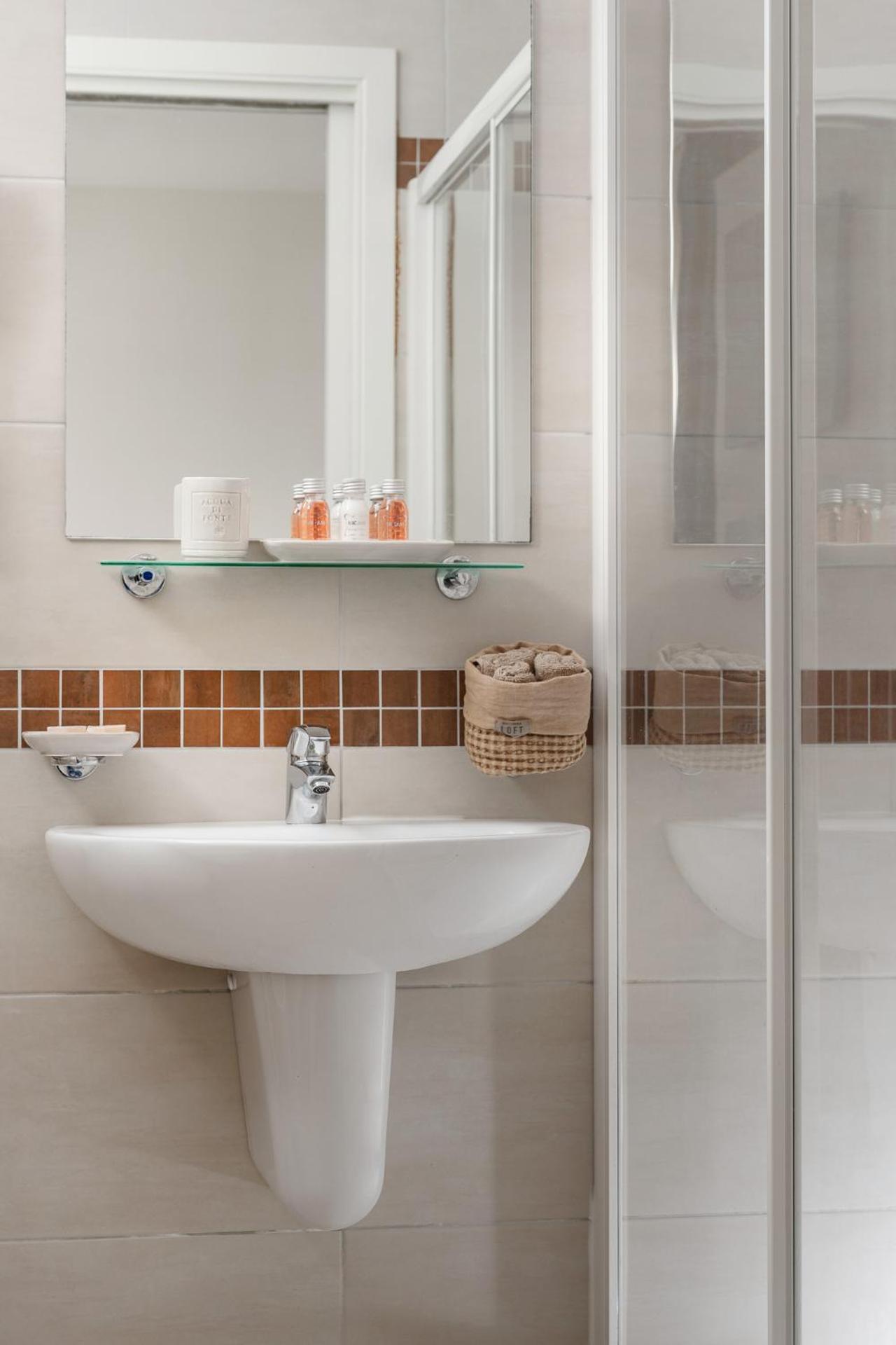Hotel Embassy Riccione Bagian luar foto