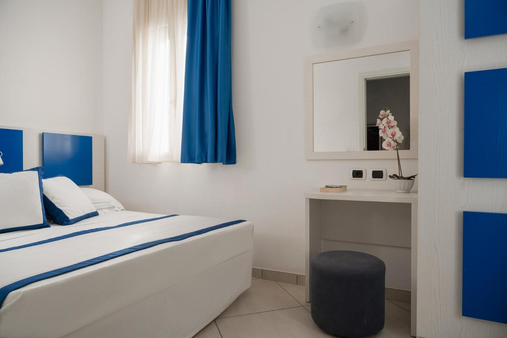 Hotel Embassy Riccione Bagian luar foto